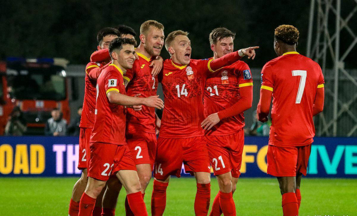 包含一支球队在亚洲俱乐部足球锦标赛中创下新纪录的词条