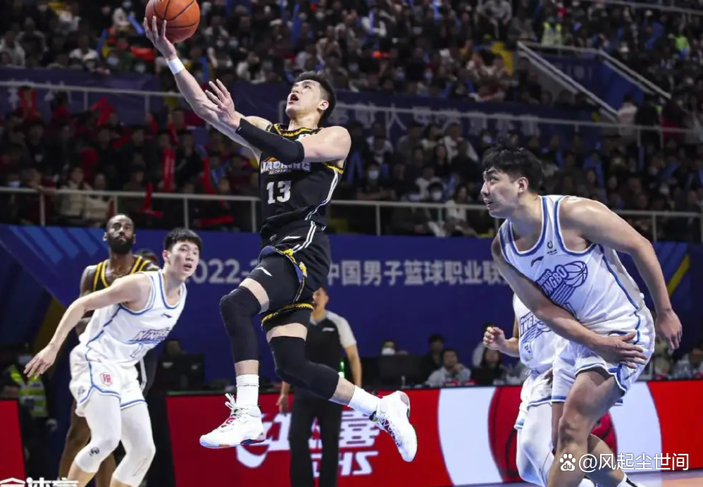 球队成功签下自由球员,加强战力备战比赛的简单介绍 球队成功签下自由球员,加强战力备战比赛的简单介绍