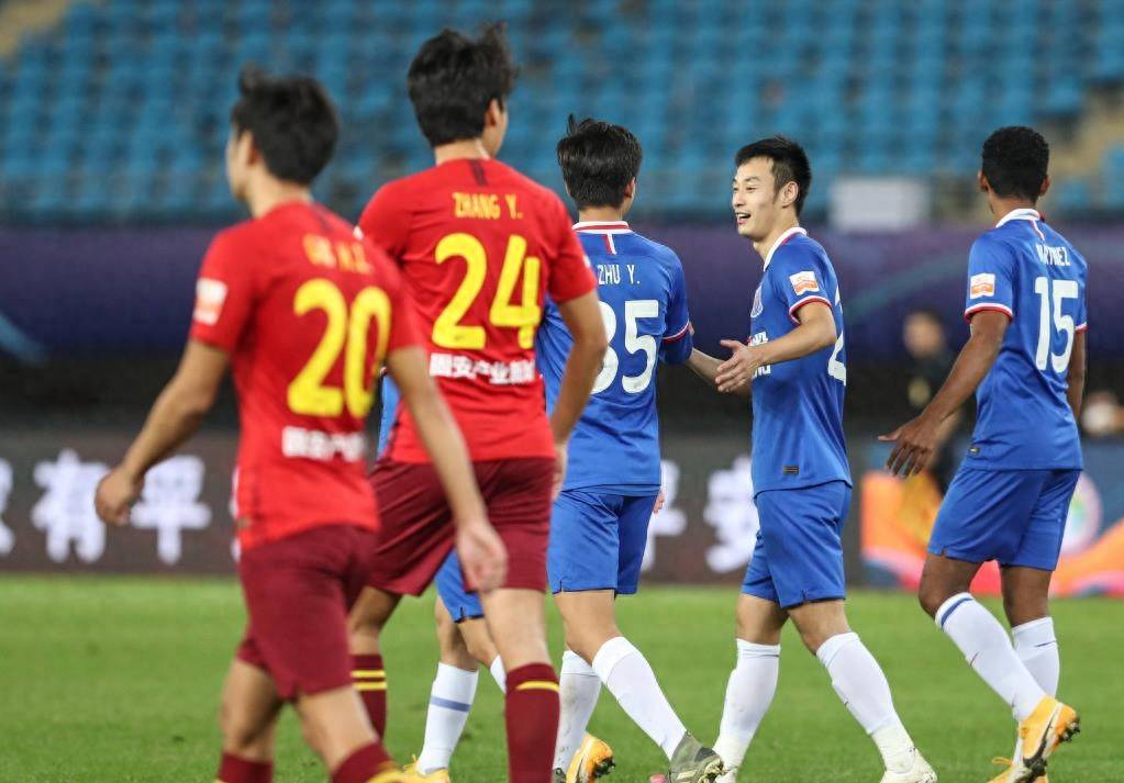 球队青年球员崭露头角，成为关键先生