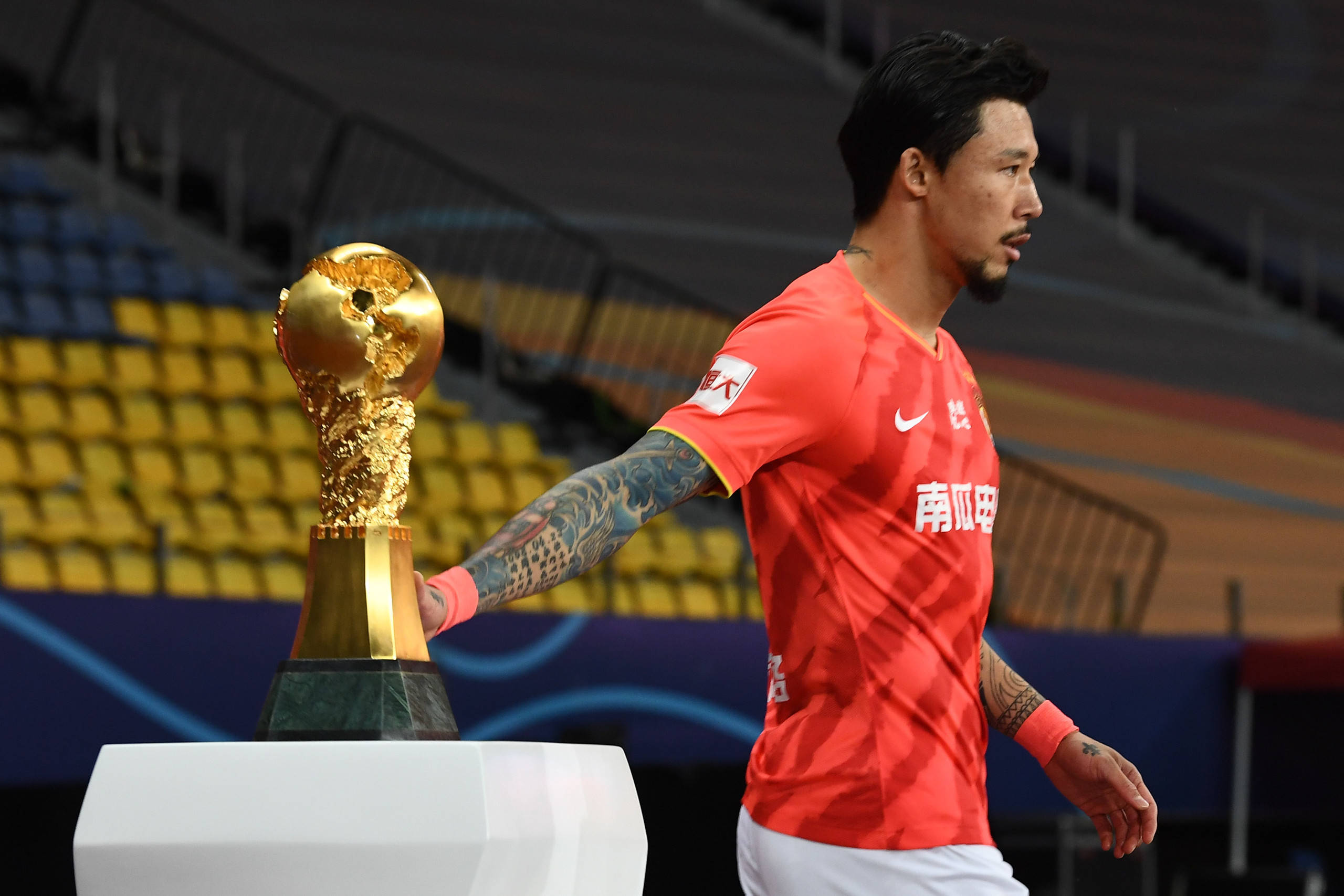 关于本土球员张琳芃表现出色，助攻助攻建功的信息