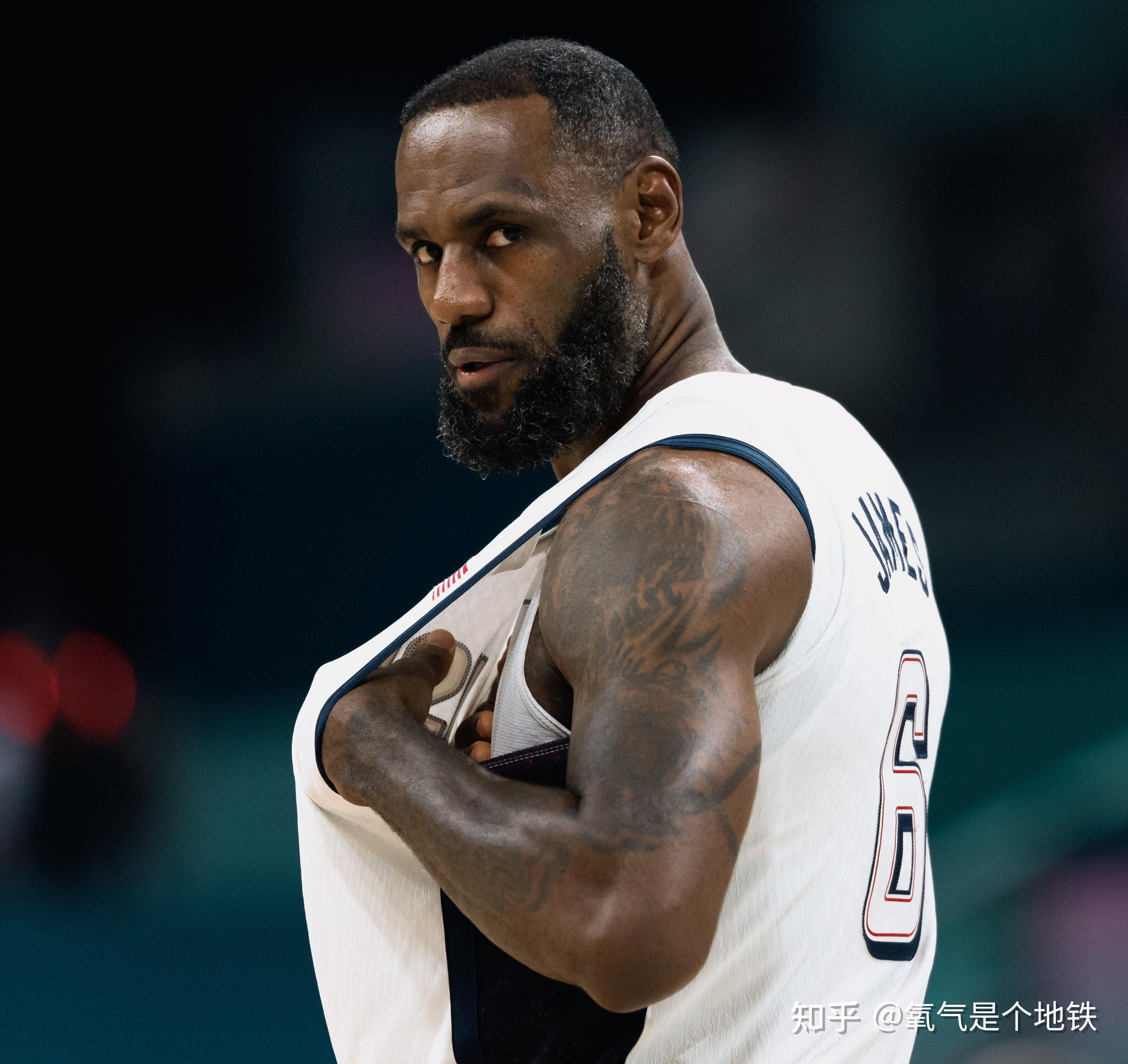 关于美国男篮以压倒性优势进入半决赛的信息