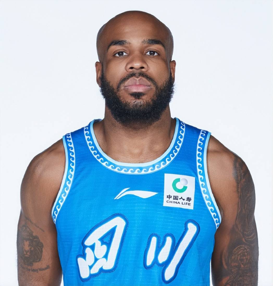 包含四川男篮士气低迷，犹如疲弱运输火车反攻难的词条