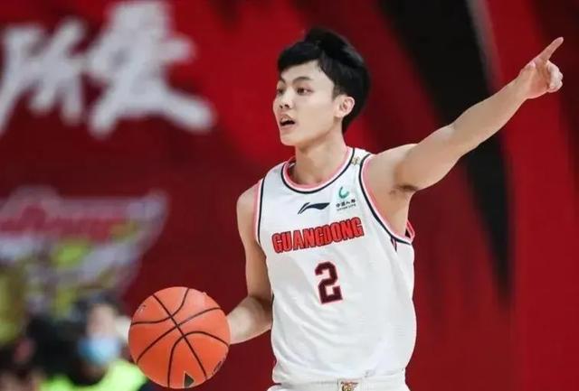 关于上海男篮遭遇惨败，反思不足之处的信息