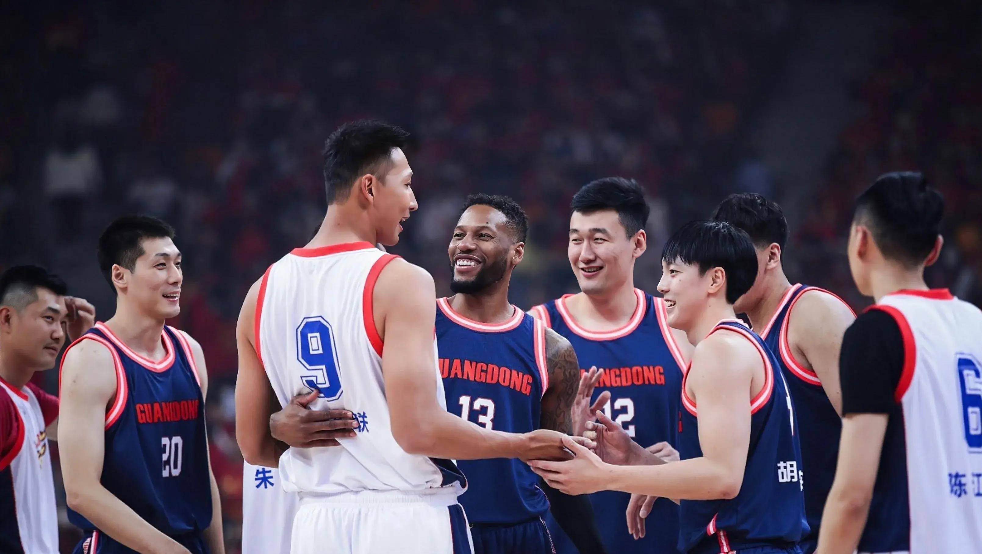 广东宏远队在主场力克浙江稠州队