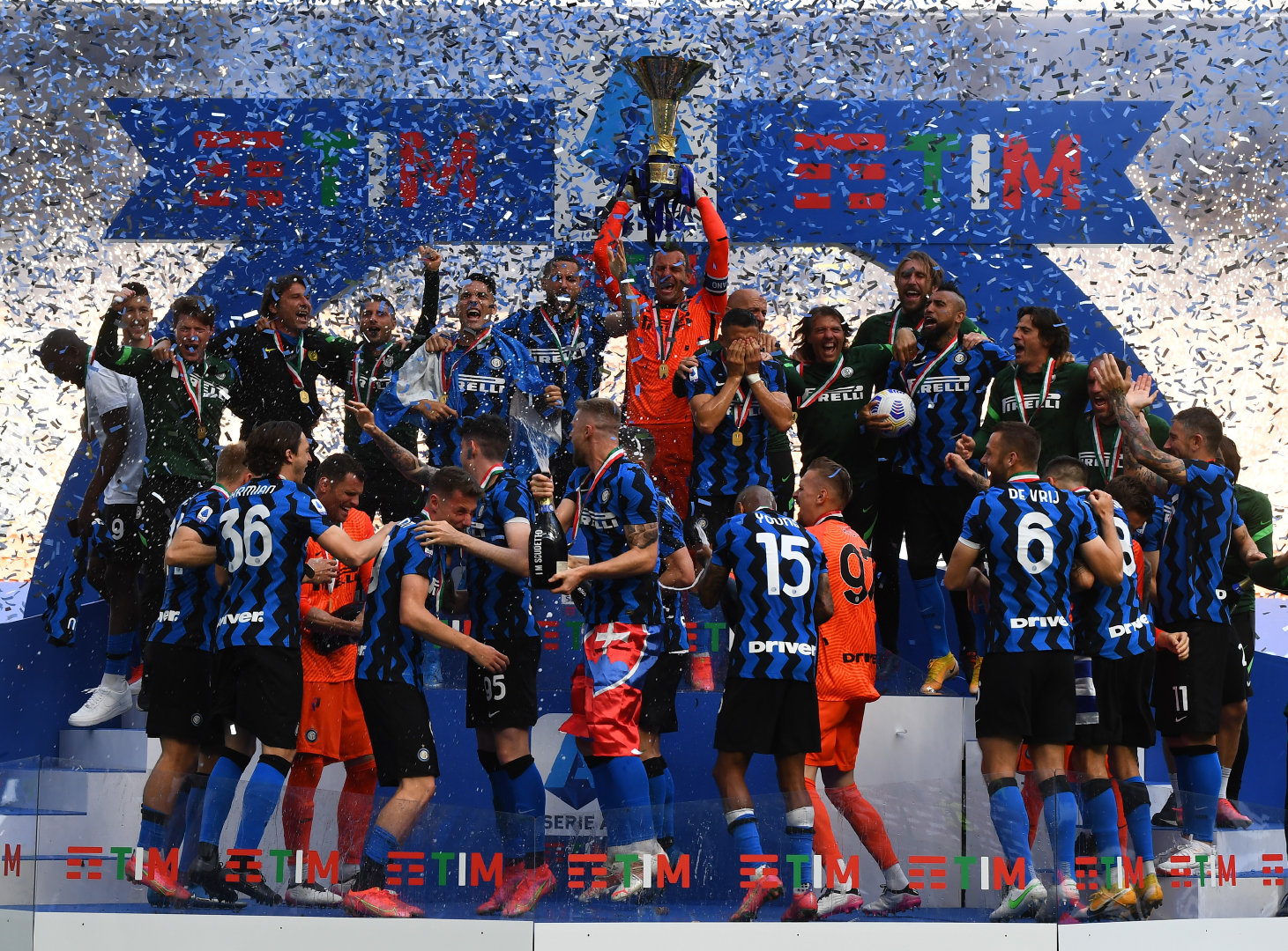 意大利球队在友谊赛中夺得冠军