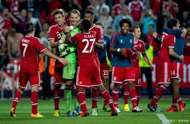 包含阿尔巴尼亚主场胜出，为小组赛晋级开路的词条