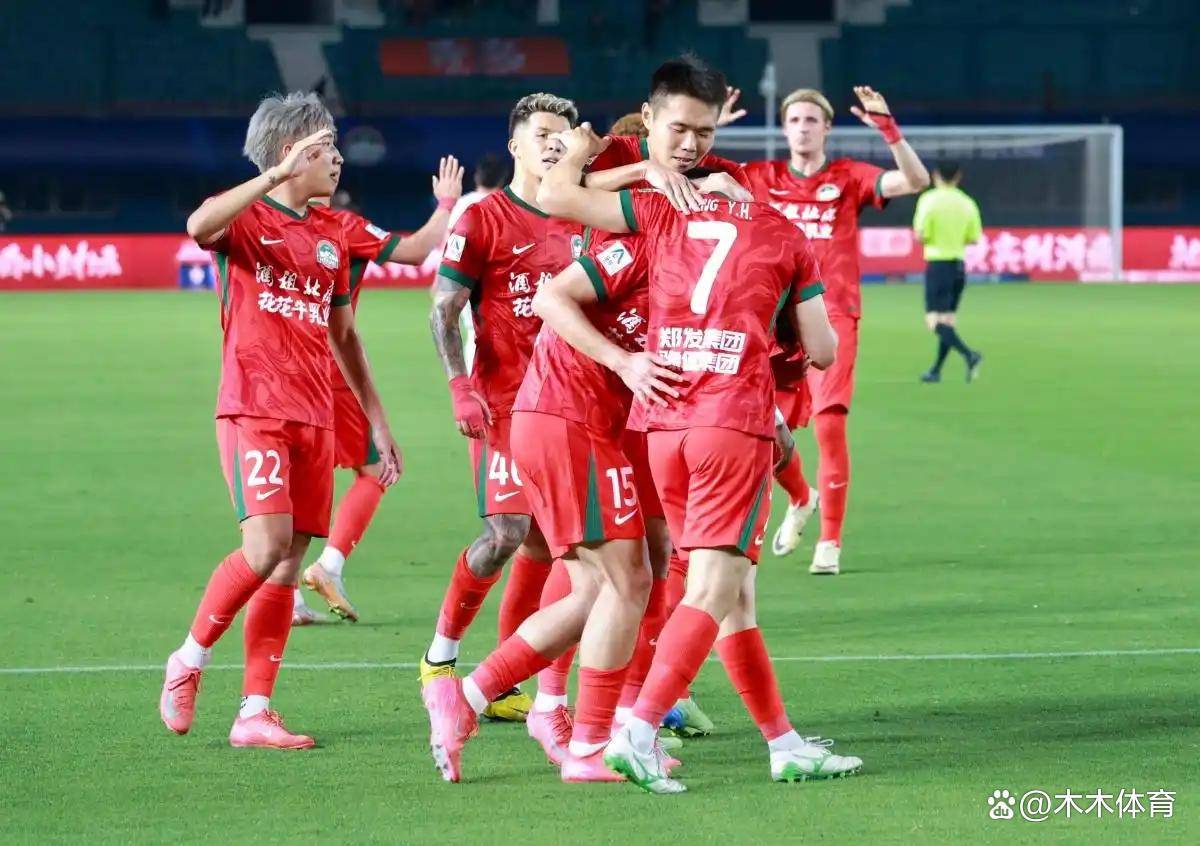 开云官网-上港主场大胜，稳固中超榜首位置的简单介绍