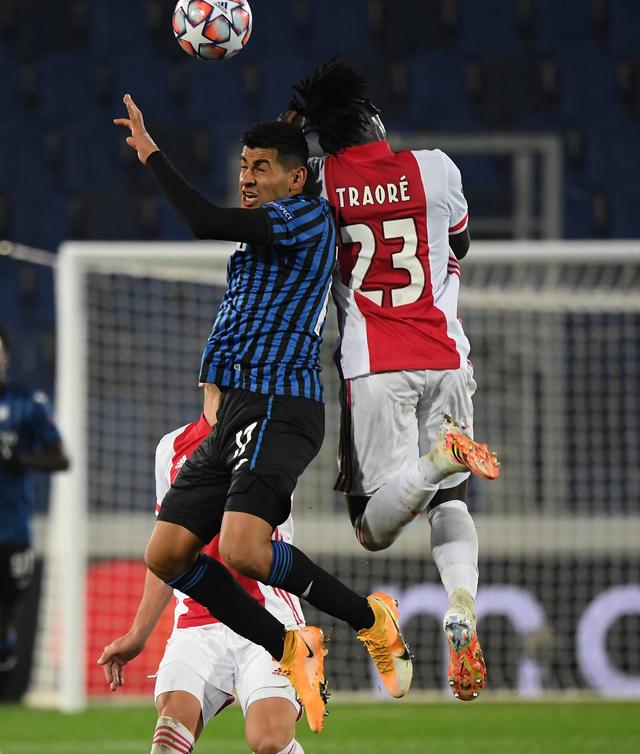 包含都灵客场告捷，取得联赛两连胜的词条