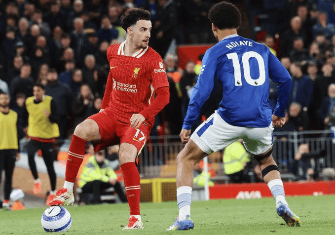 切尔西球员受伤，英超前景堪忧