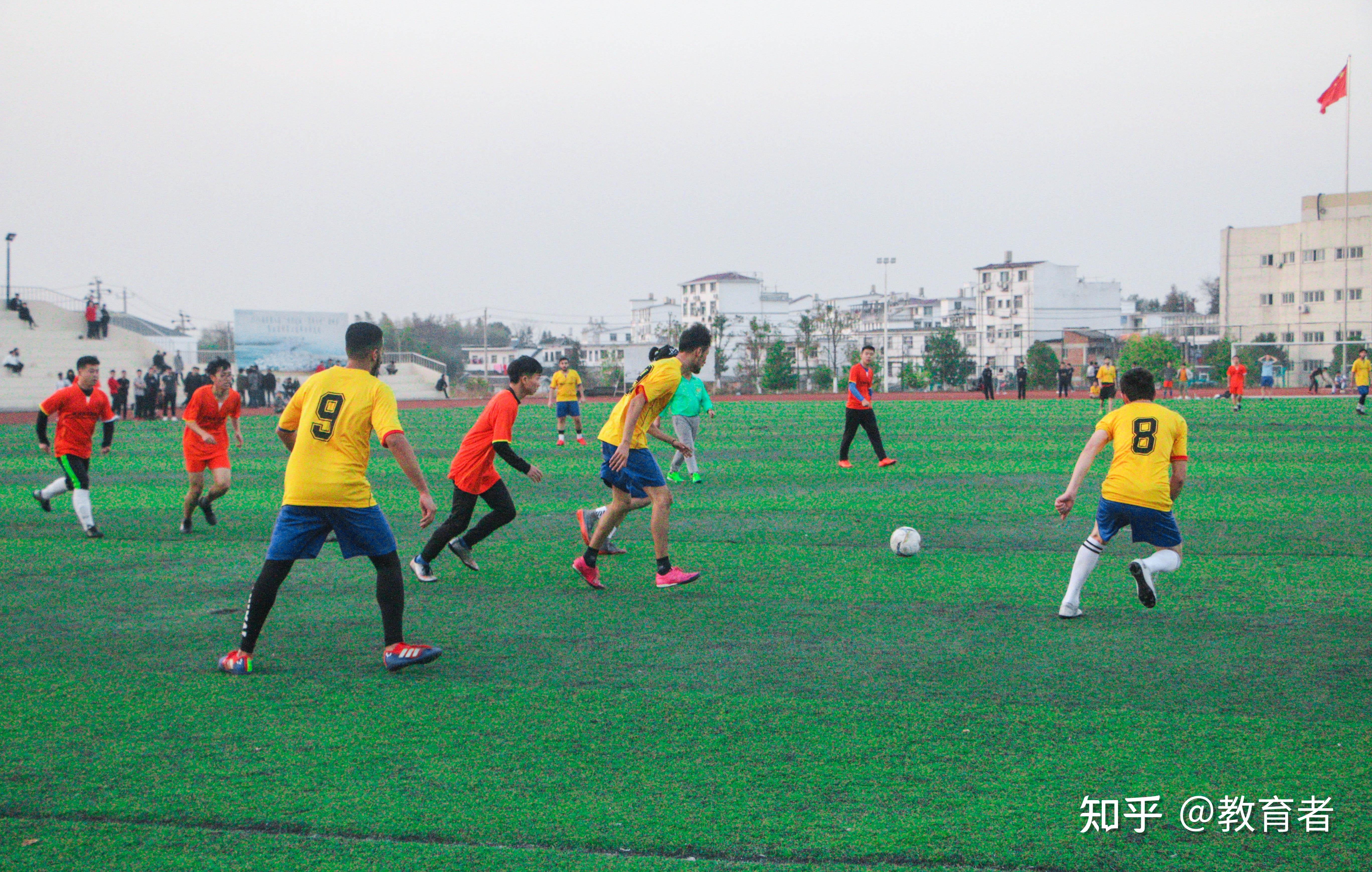 足球联赛中的每个瞬间都是对技艺与勇气的完美展现