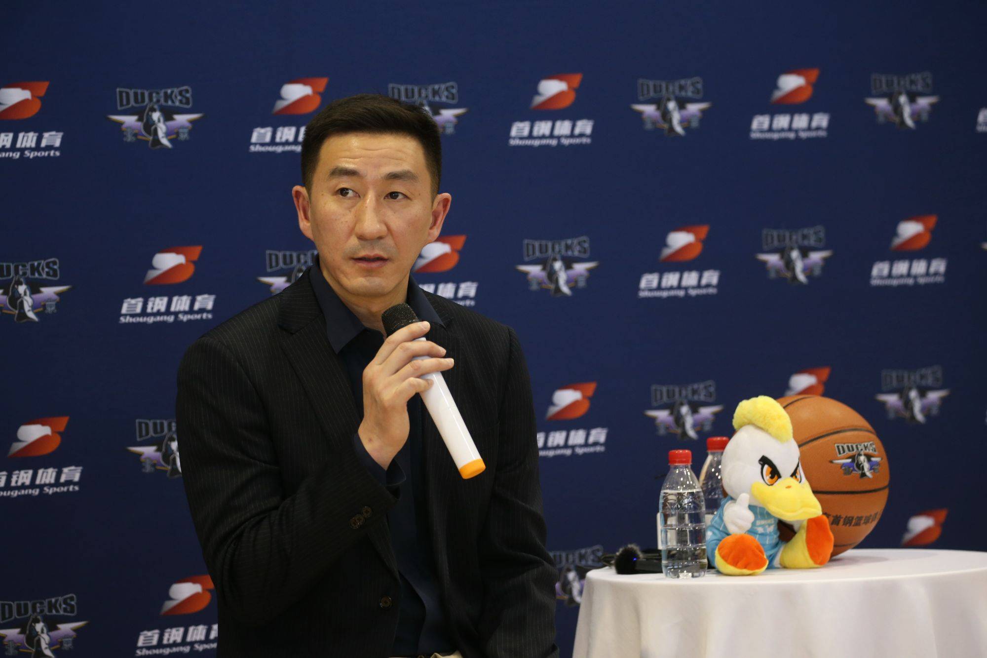 开云体育官方网站-北京首钢队成功卫冕冠军，雄心再次闪耀