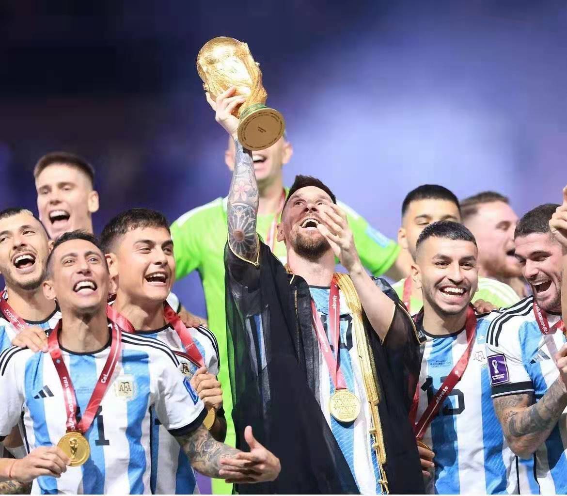 开云下载-关于梅西尽揽荣耀，法国劲旅突围夺冠的信息