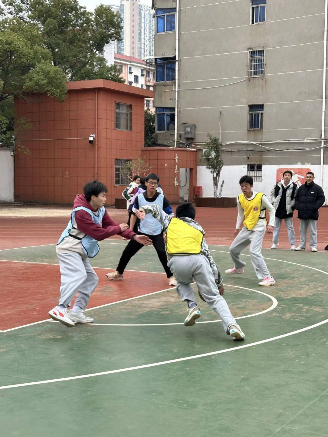 开云体育入口-热血篮球锦标赛，球场上激情飞扬