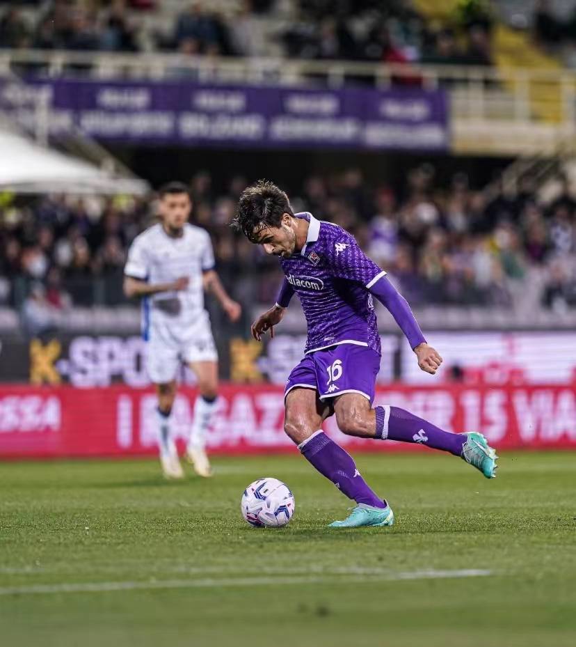 佛罗伦萨在比赛中表现出色,击败对手 佛罗伦萨在比赛中表现出色,击败对手