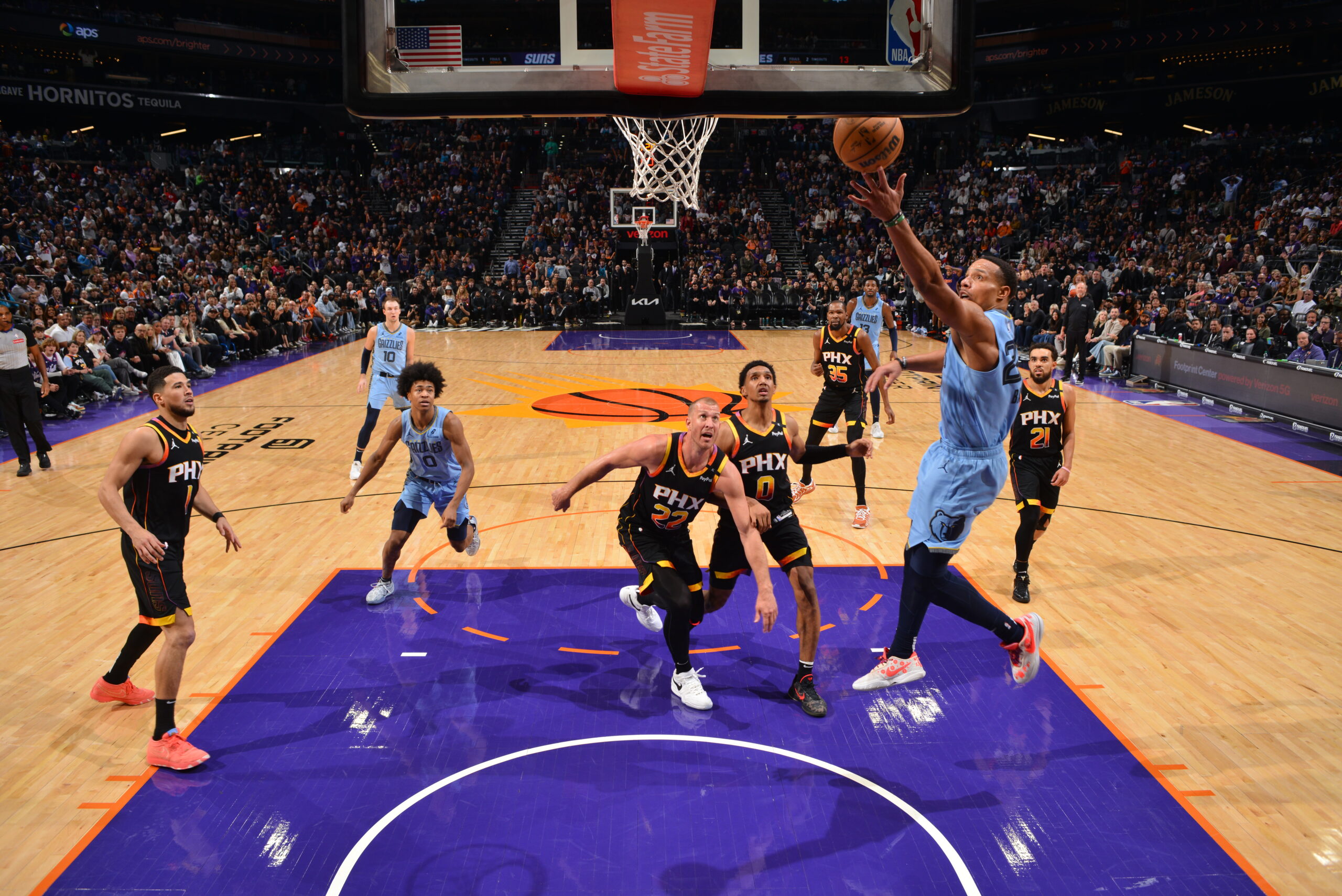 美洲篮球比赛预演，球队备战气氛火爆