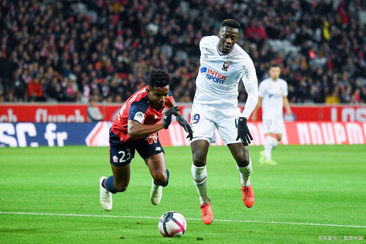 南安普顿客场逼平狼队，保持不败