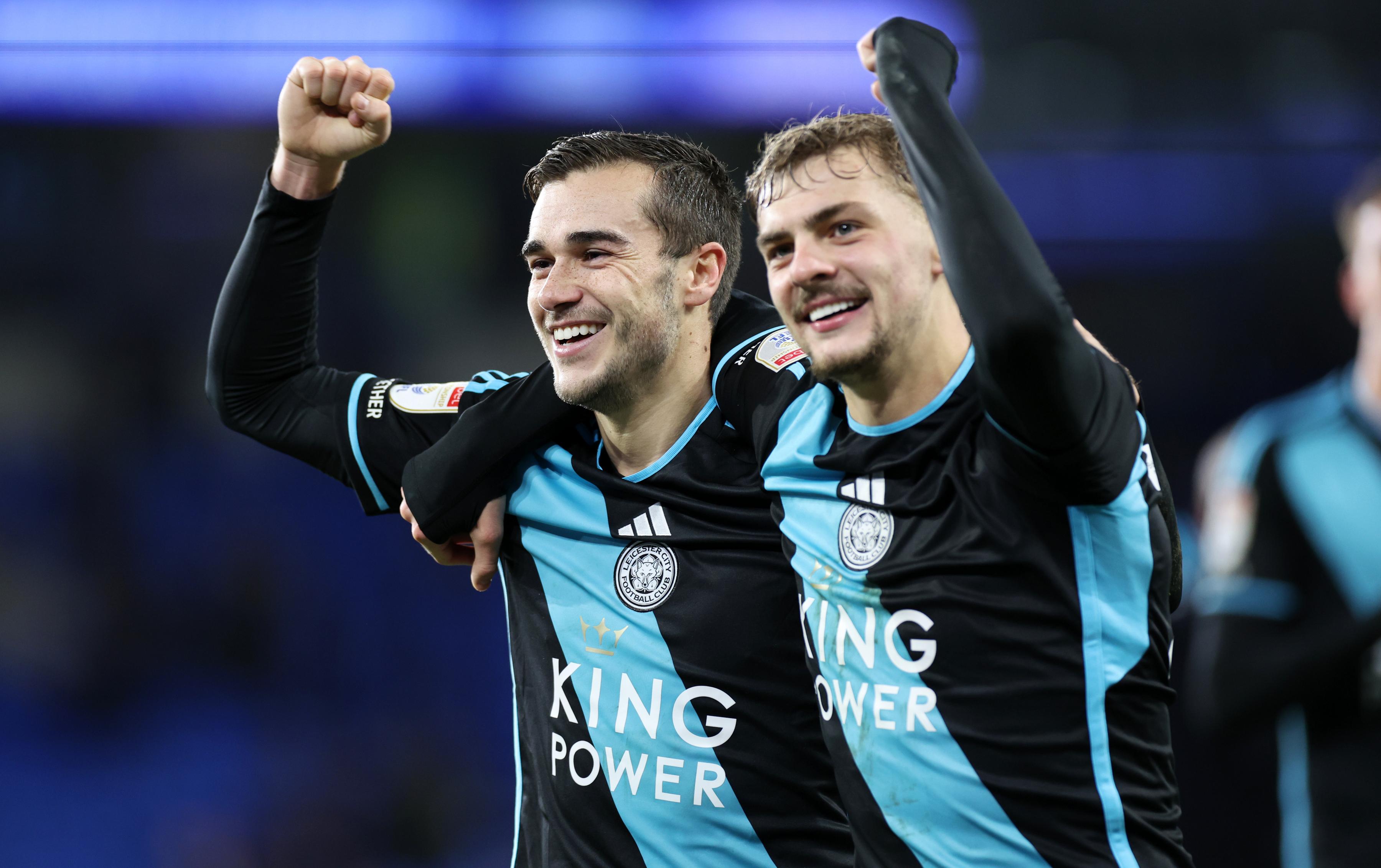 开云体育在线-尤文客场大胜巴勒莫，巩固榜首位置