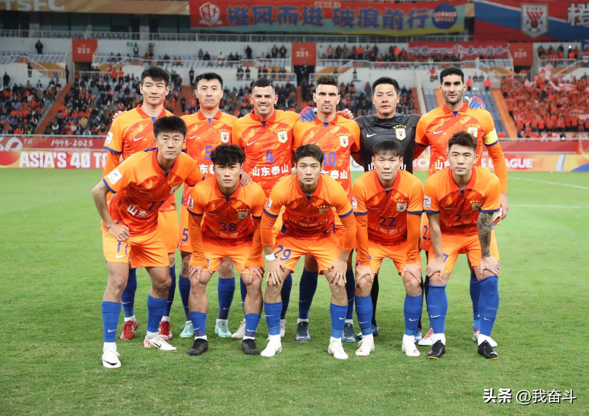 天津泰达队员积极备战,以实力征服亚冠赛场 天津泰达队员积极备战,以实力征服亚冠赛场