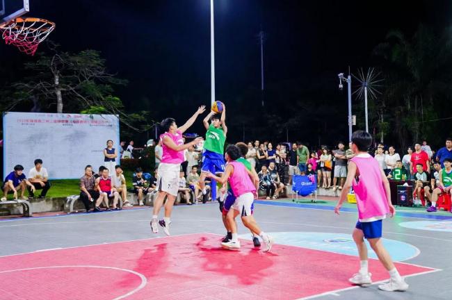 开云体育官网-海南篮球队实力强劲，轻松晋级