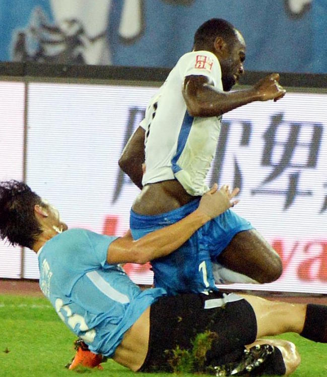 重庆斯威一胜难求,保级形势堪忧 重庆斯威一胜难求,保级形势堪忧