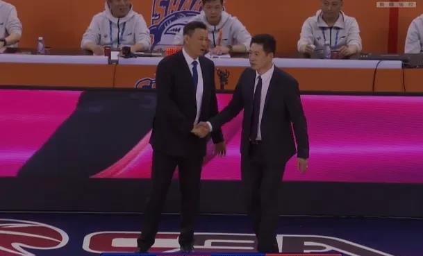 开云下载-各家篮球队决心决定不向节日悲伤的简单介绍