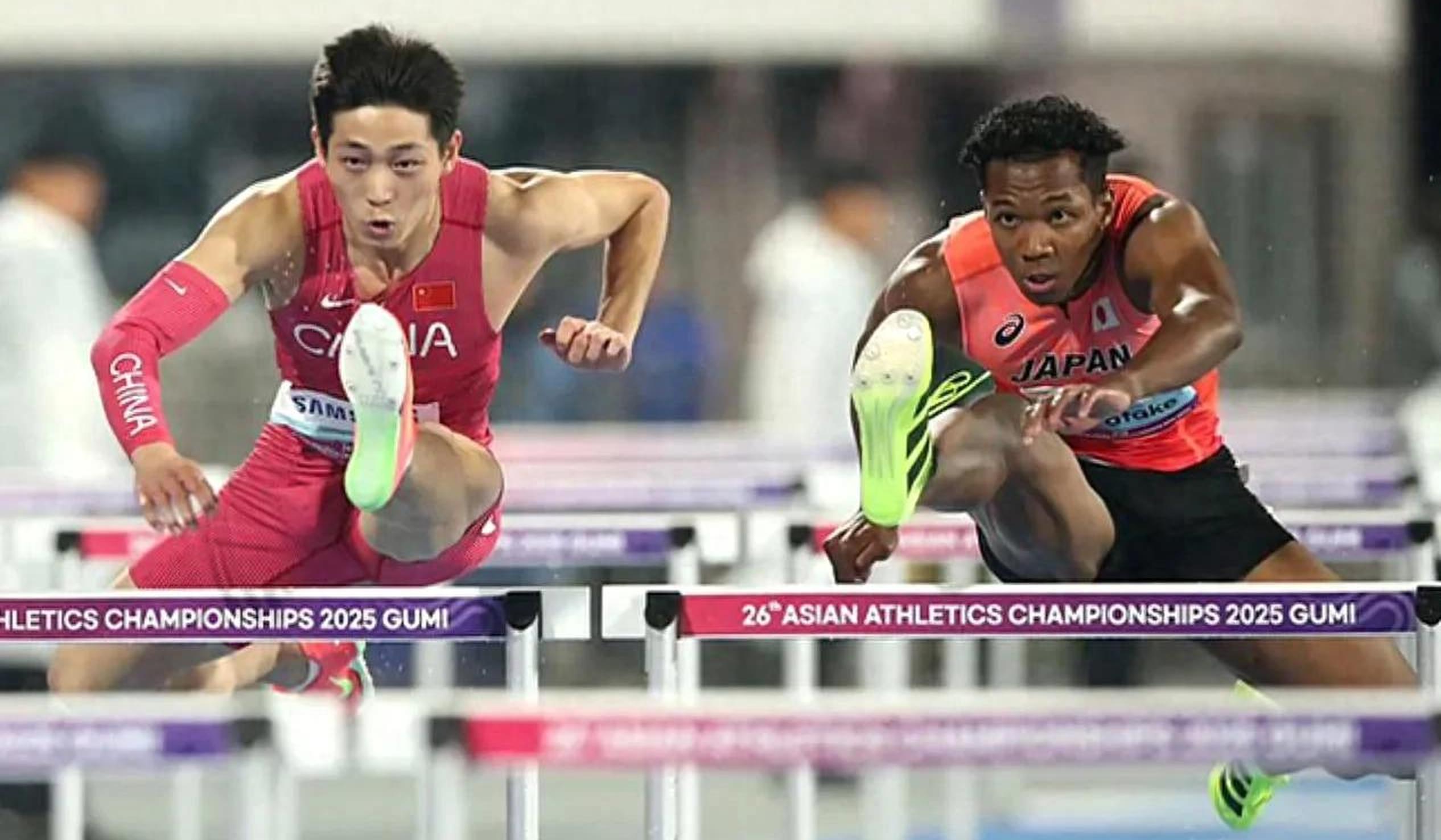 开云体育app-包含田径比赛选手奋力拼搏，一路领先的词条