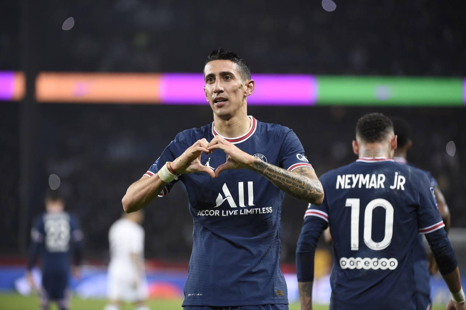 朗斯客场逆转,反超对手取得胜利 朗斯客场逆转,反超对手取得胜利