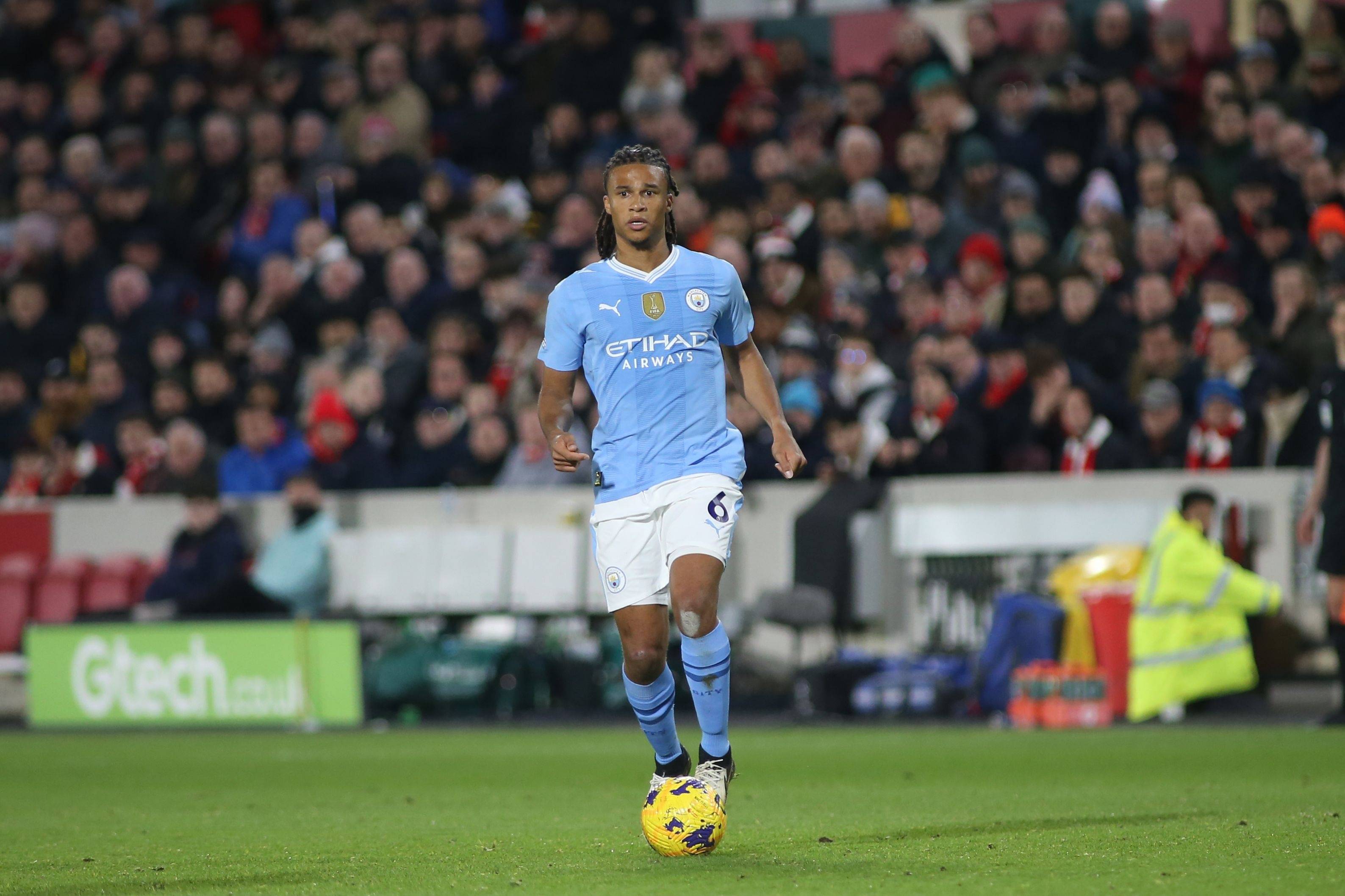 开云体育下载-狼队中场卢布尼卡表现抢眼，但球队仍负于曼城