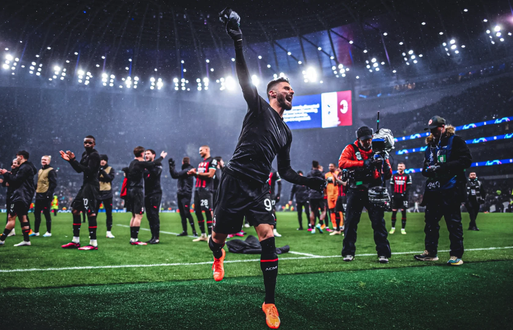 AC米兰再次获胜,继续保持领先优势 AC米兰再次获胜,继续保持领先优势