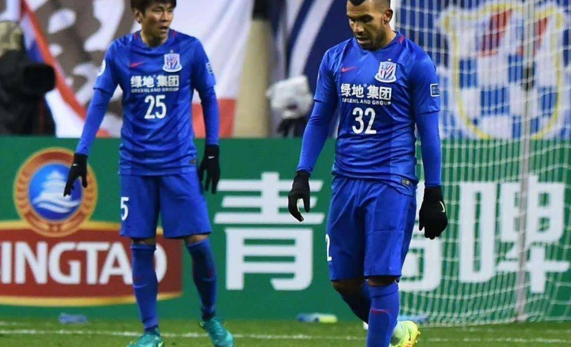 外援梅开二度，助球队晋级下一轮