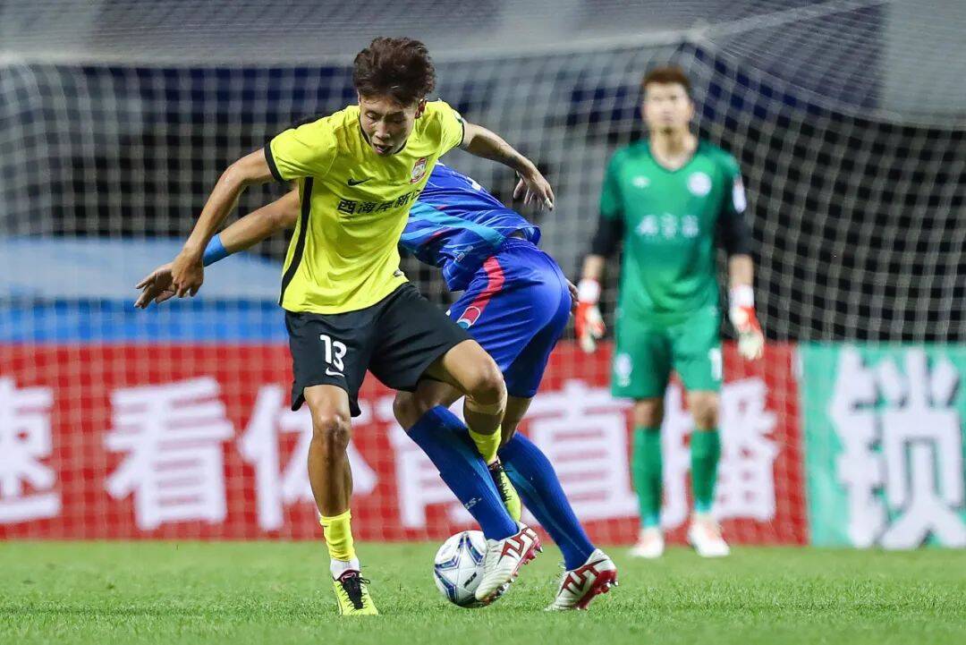 开云体育中国-青岛队主场豪取开门红，势如破竹