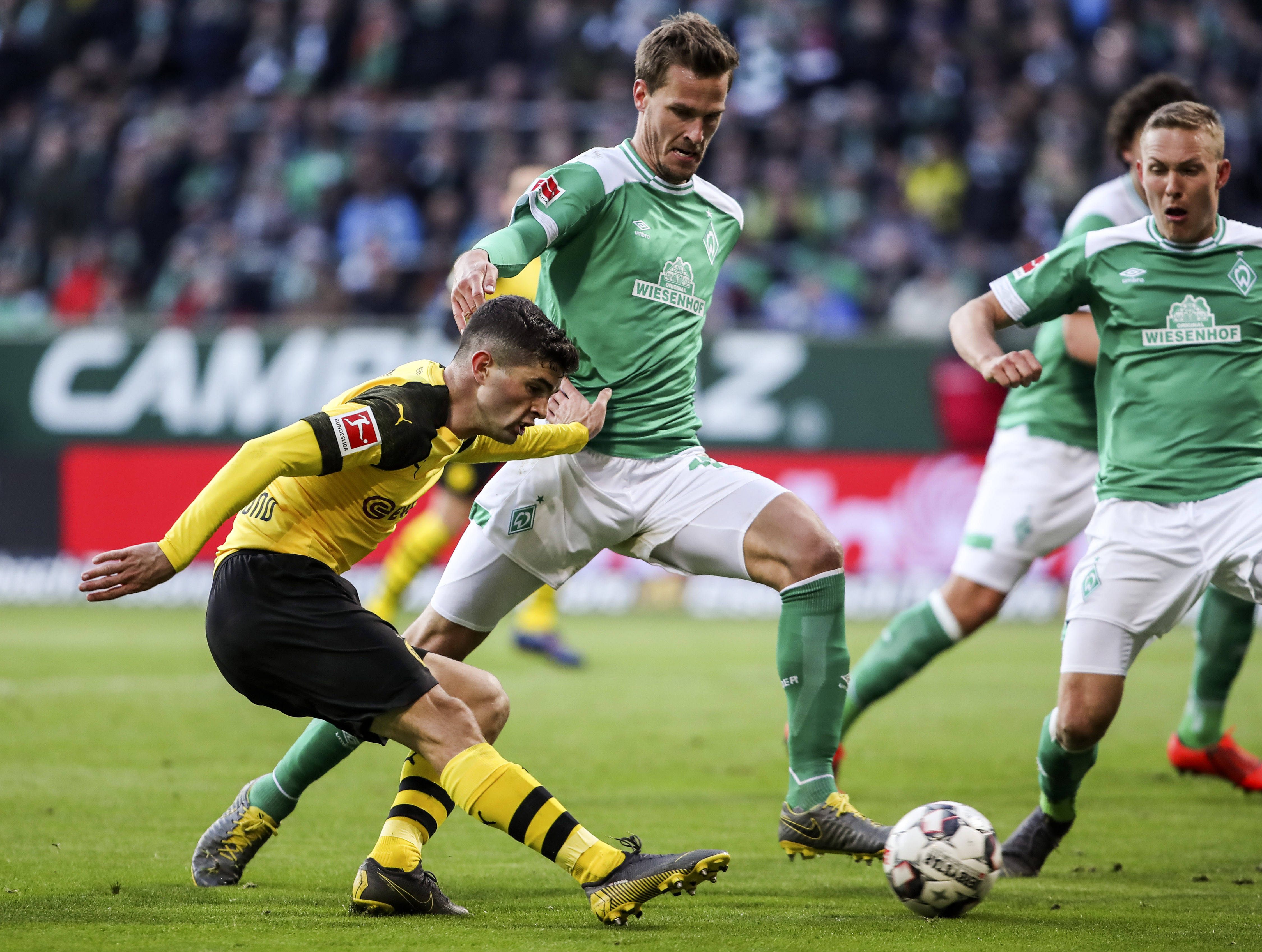 关于不莱梅客场逆袭，险胜对手抱得美人归的信息