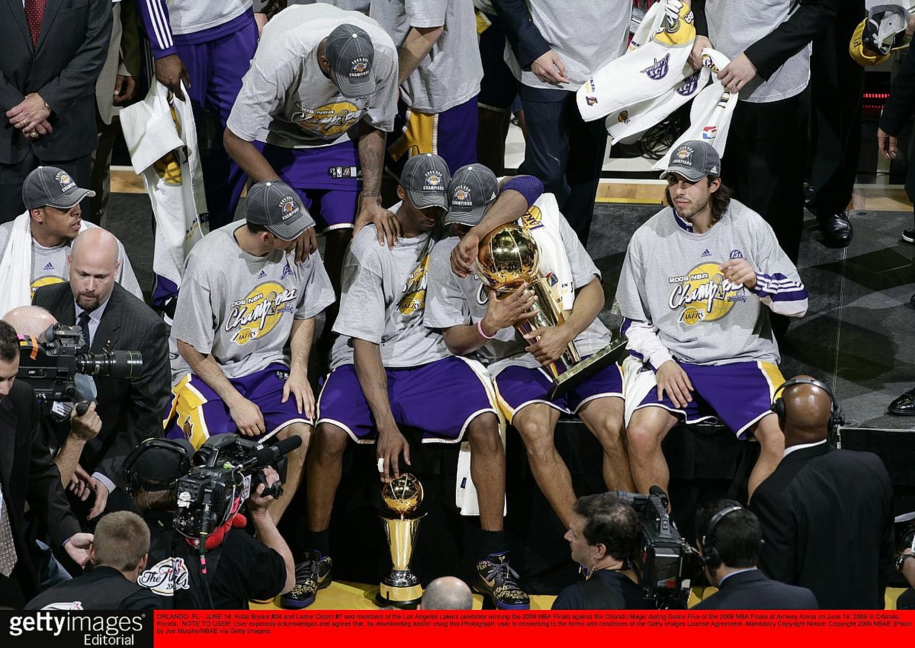 上海大巴黎体育馆迎来激动人心的篮球盛宴！