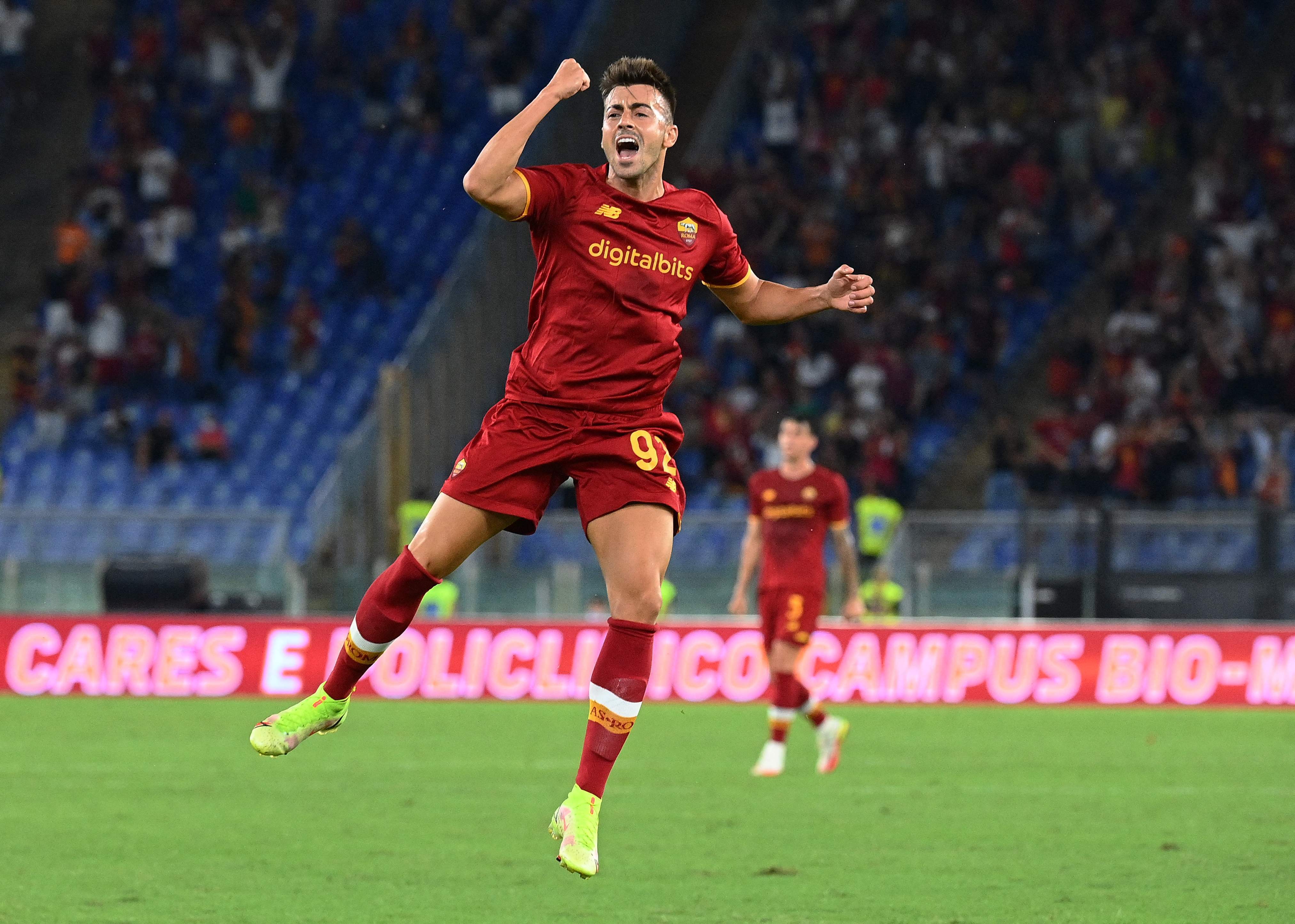 罗马前场组合发挥亮眼,球队反超积分榜前列 罗马前场组合发挥亮眼,球队反超积分榜前列