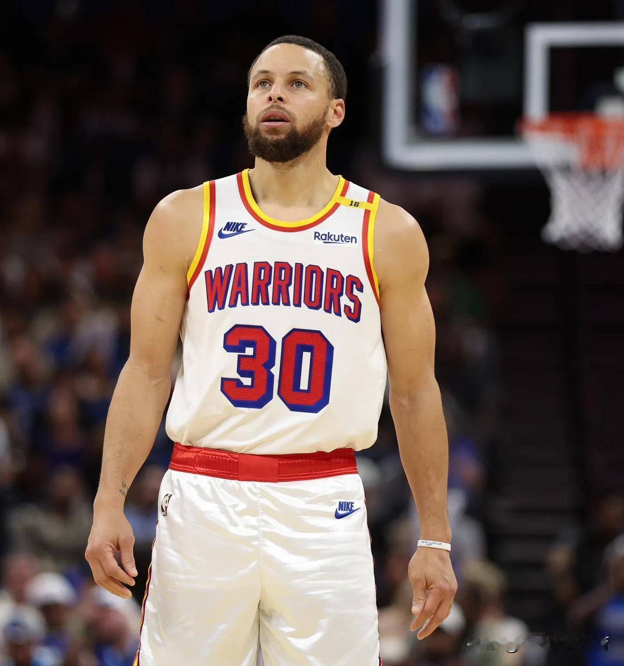 勇士队再败因库里单兵作战难逃困境 勇士队再败因库里单兵作战难逃困境