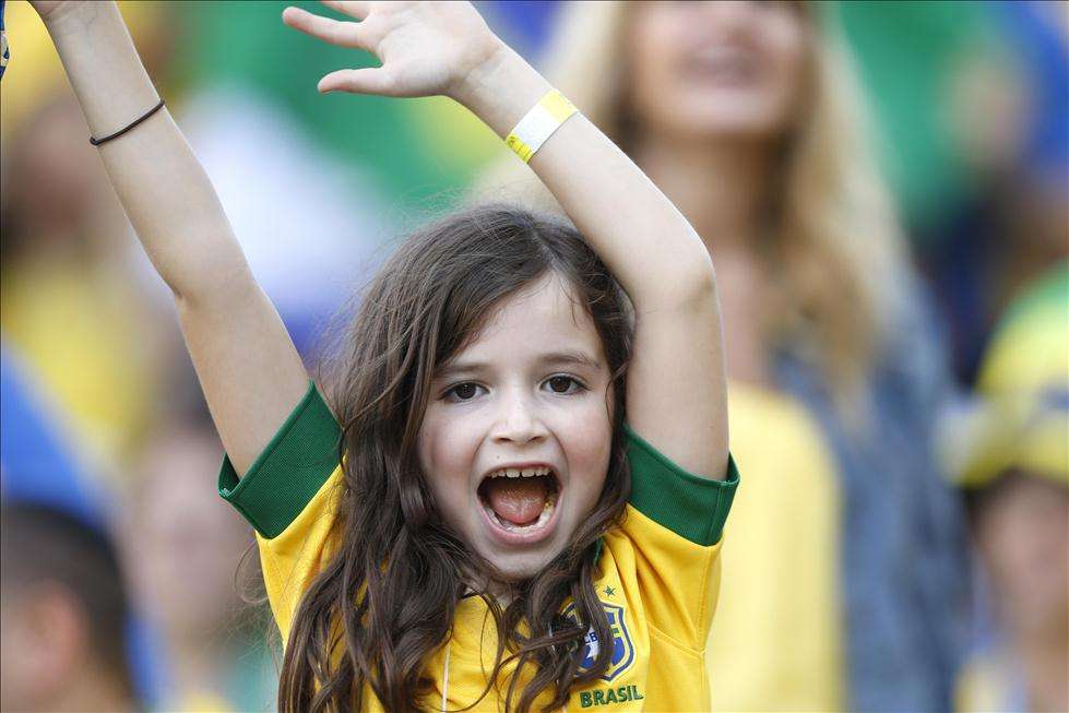 穆克塔里安首秀大胜,球队信心大增 穆克塔里安首秀大胜,球队信心大增