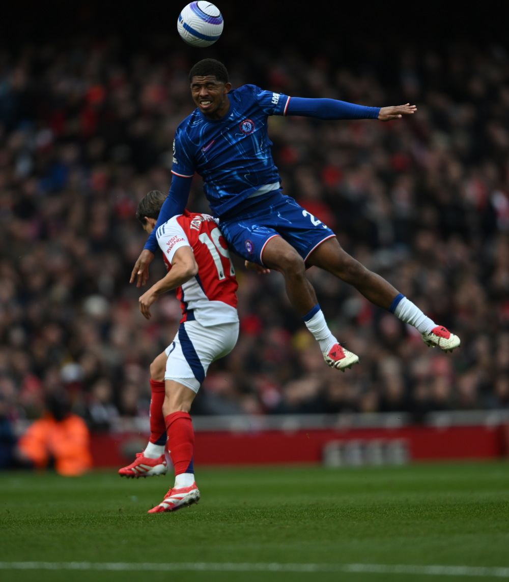 比赛结果惊险刺激，欧洲足球联赛再燃火的简单介绍