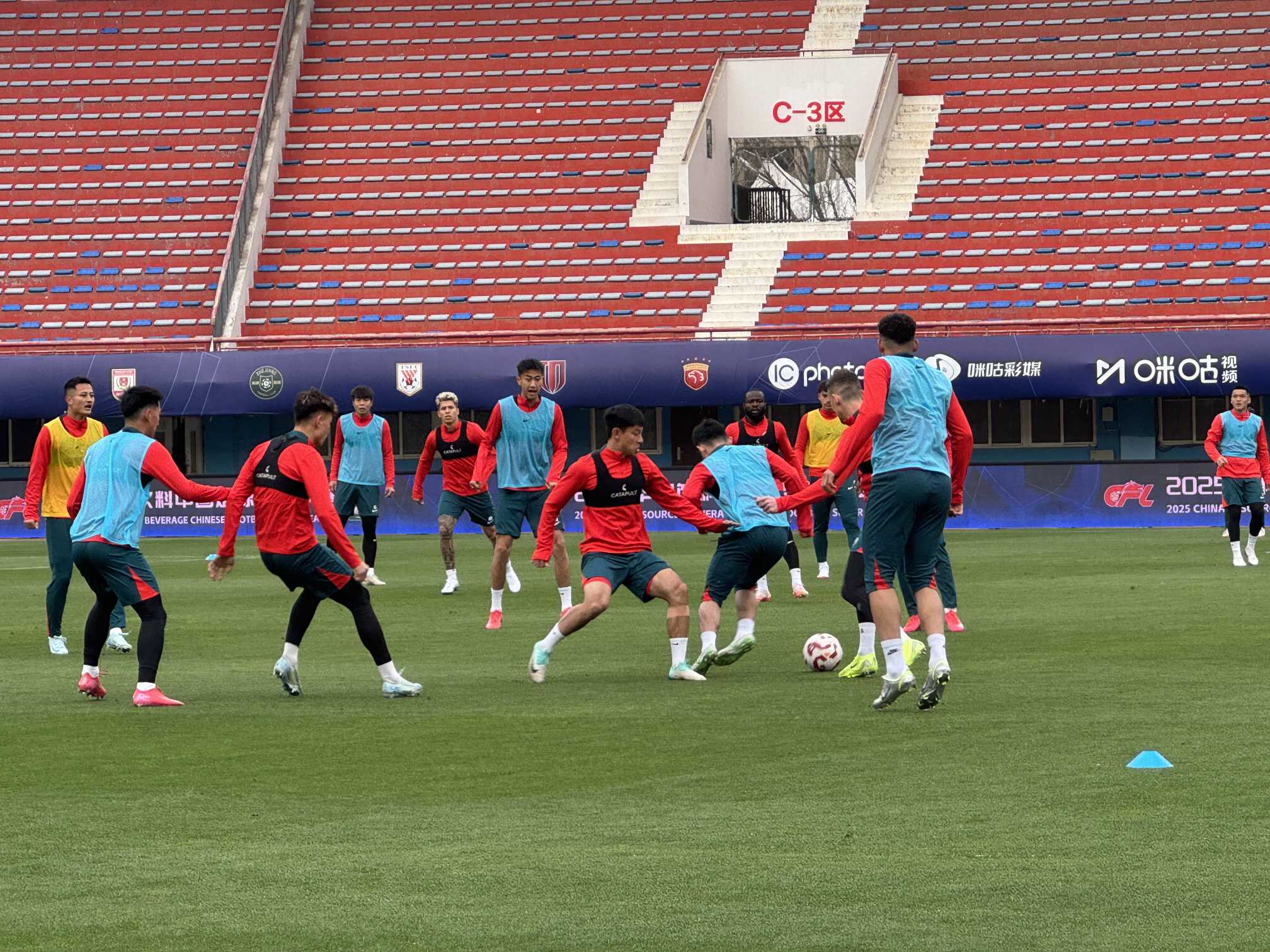 包含中超球队竞技状态备受关注，实力如何真相大白！的词条