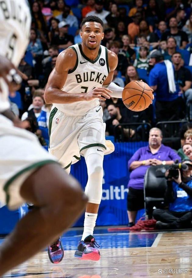 雄鹿队惨败开拓者,遭遇两连败 雄鹿队惨败开拓者,遭遇两连败