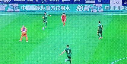 开云体育在线-CLG血洗LGD，Canyon完成史诗逆转焦点之战小组赛，点燃全场激情