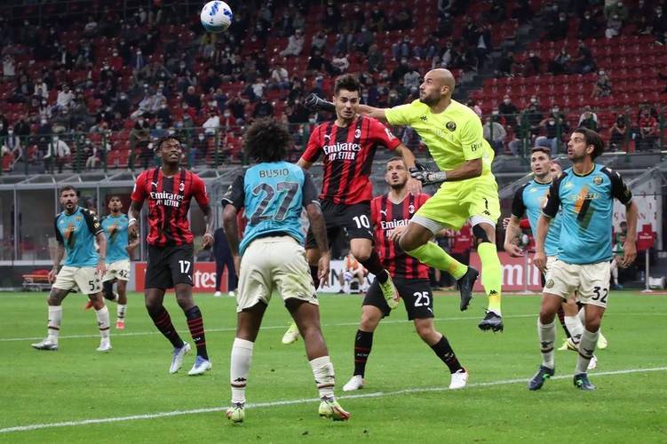 开云官网-佛罗伦萨球队对阵对手展现团结一致