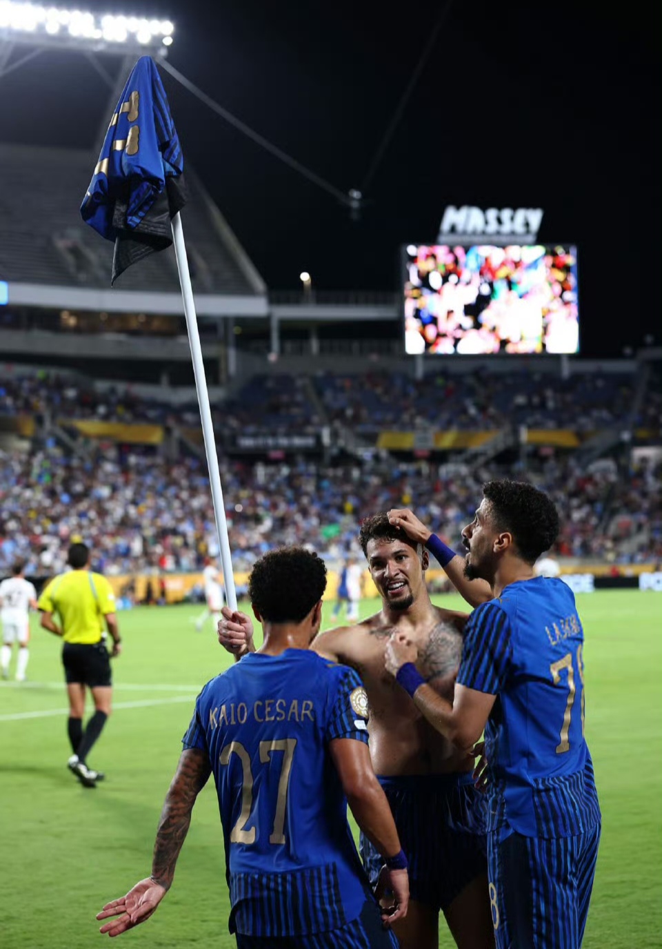 曼城横扫乌克兰，戈麦斯带队取胜