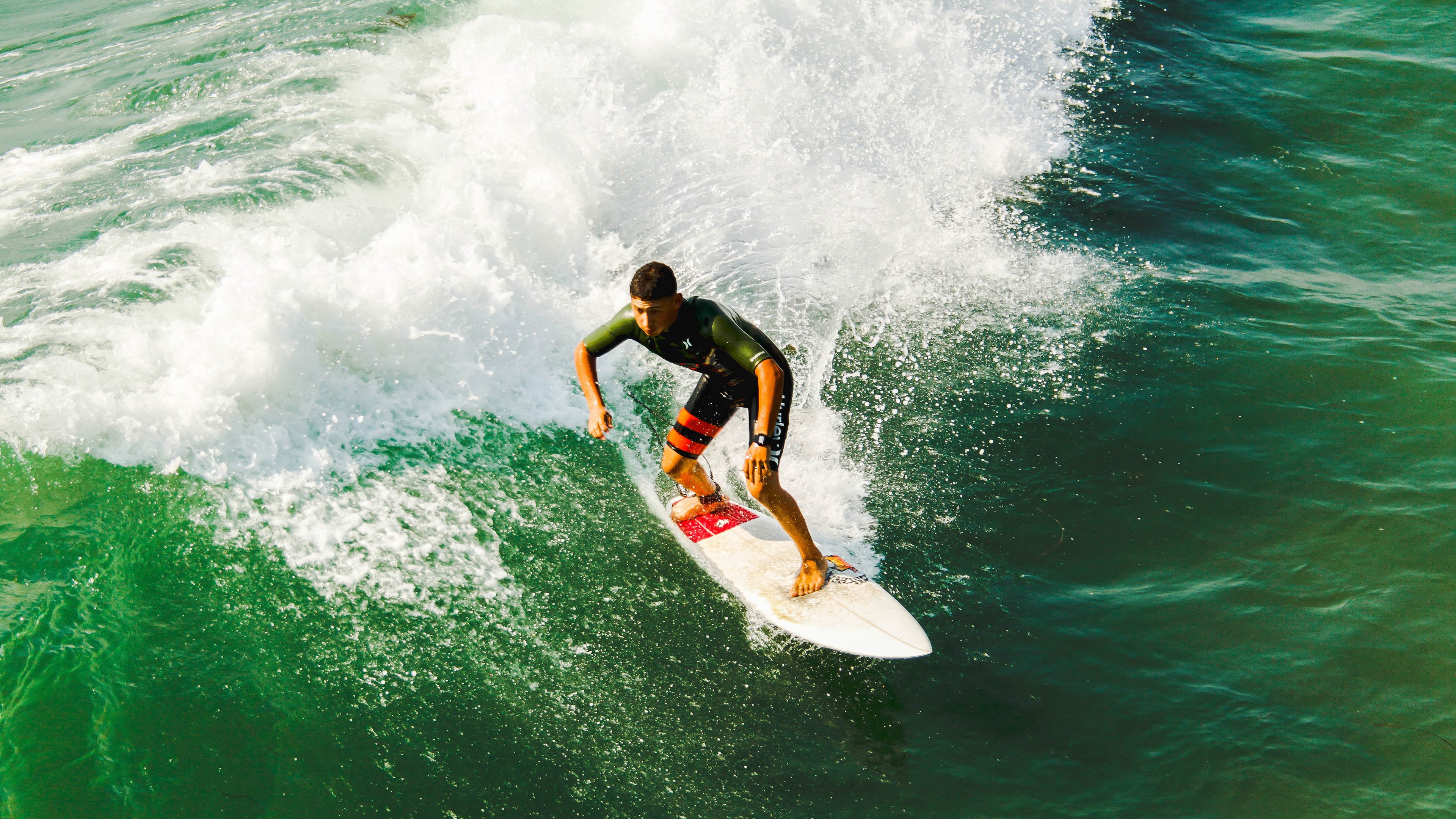 当数据面板全面拉满，奥亚尔萨瓦尔让德国对阵里昂的夜晚，成为他一个人的独舞