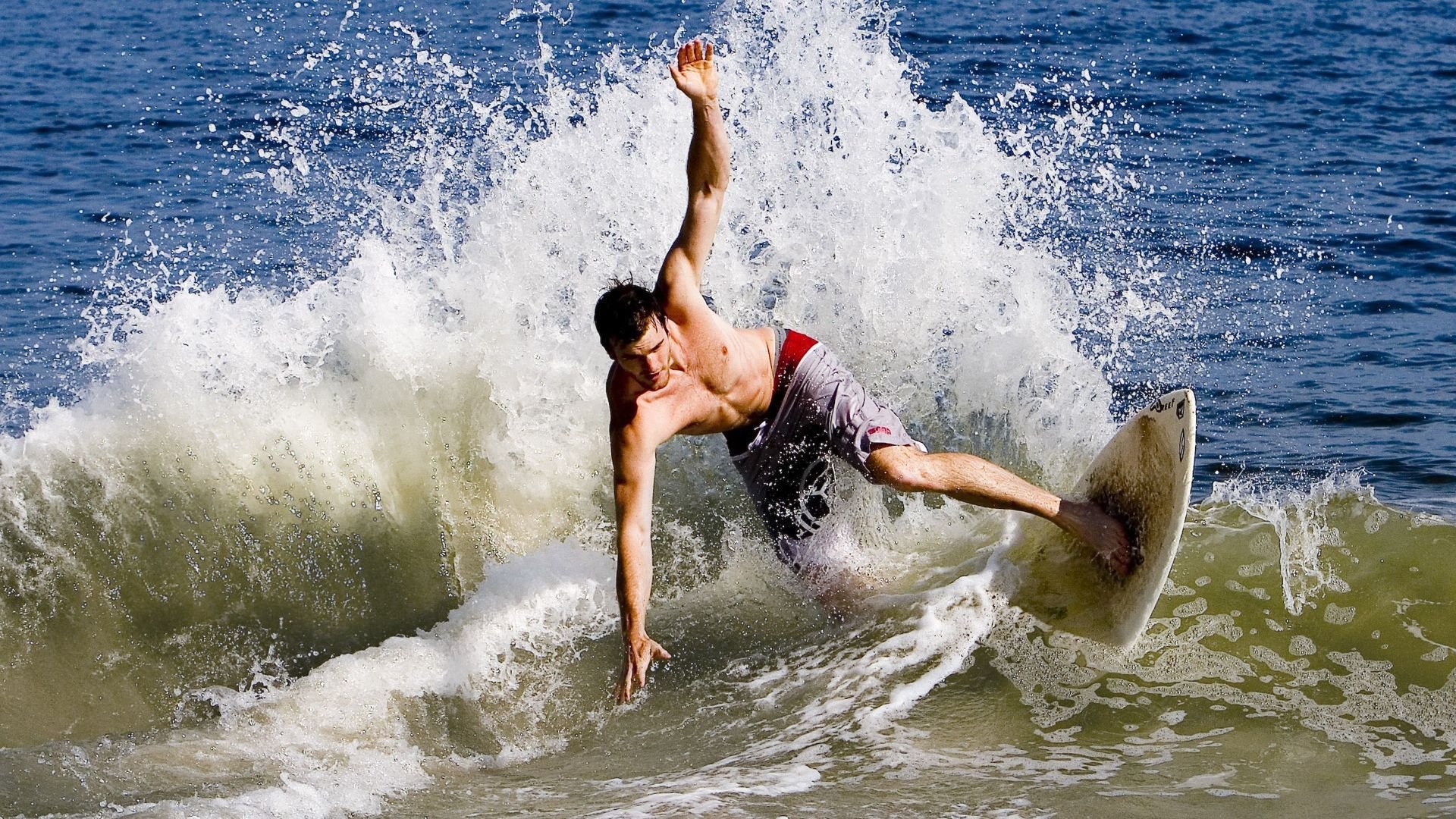 双城记，伦敦的逆转风暴与巴塞罗那的纪录齿轮